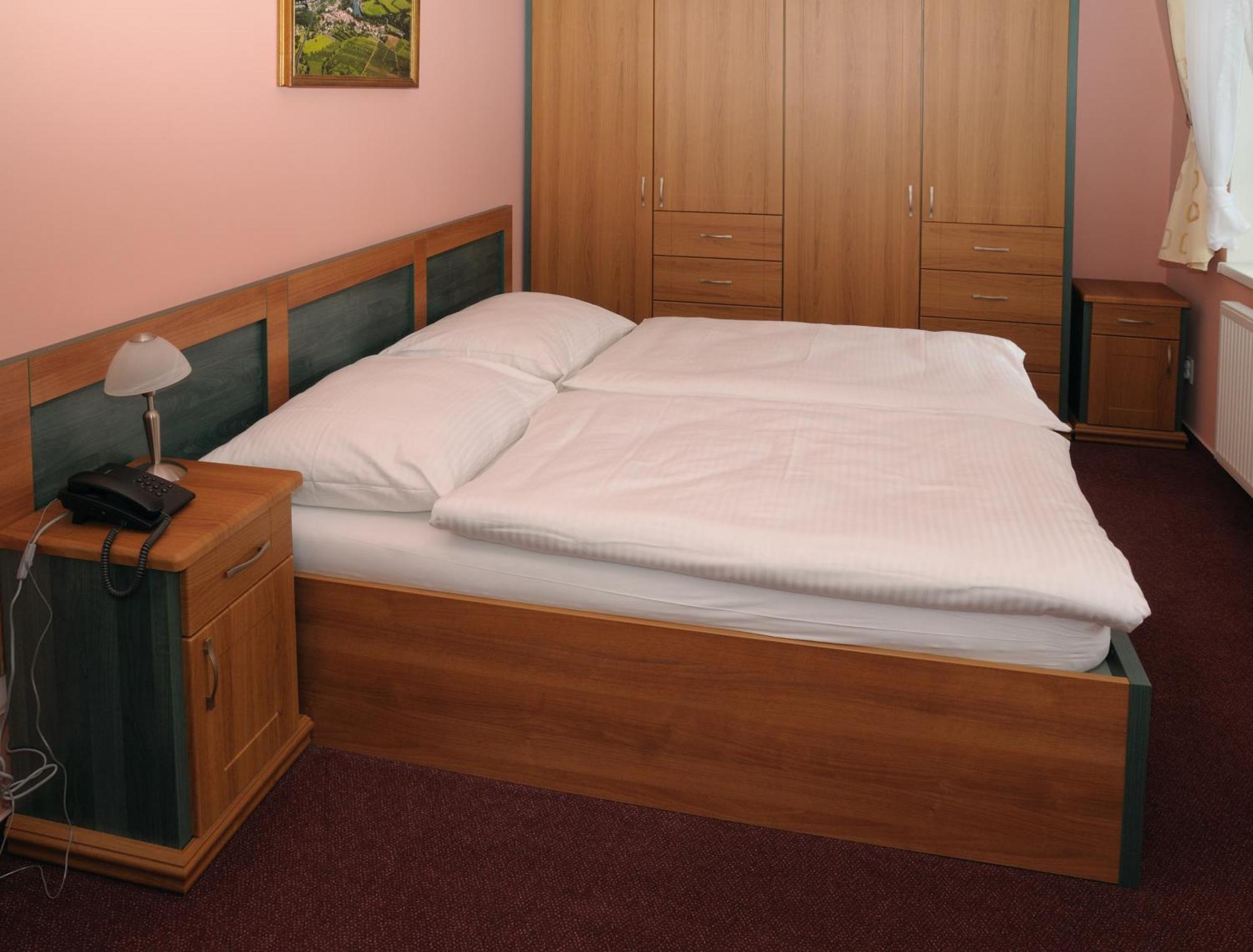 Lazne Evzenie Hotel Klášterec nad Ohří Kültér fotó