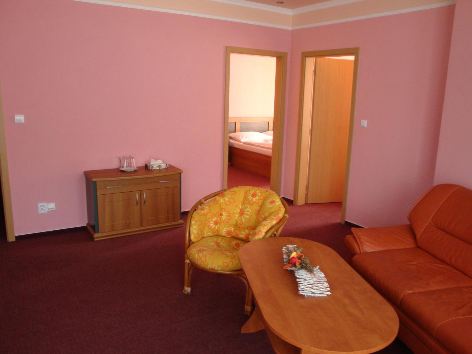 Lazne Evzenie Hotel Klášterec nad Ohří Kültér fotó